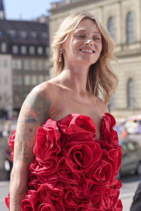 Olga Löffler bei der Ankunft zum Event Oper für alle 2026 im Rahmen der Münchner Opernfestspiele mit der Live-Opernübertragung von Richard Wagners Die Walküre im Nationaltheater. München, 04.07.2026