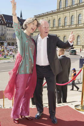 Wolfgang Heubisch mit Ehefrau Kristina Kalb-Heubisch bei der Ankunft zum Event Oper für alle 2026 im Rahmen der Münchner Opernfestspiele mit der Live-Opernübertragung von Richard Wagners Die Walküre im Nationaltheater. München, 04.07.2026