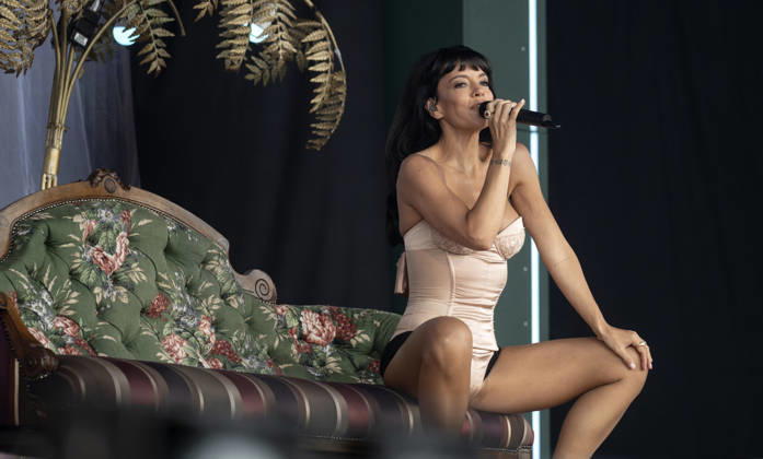 Denmark Roskilde Festival 2026 The British singer, songwriter, and actress Lilly Allen on the Orange Stage during the Roskilde Festival, Denmark, Saturday, July 4, 2026. (Photo: Torben Christensen Scanpix 2026) , Roskilde Denmark Copyright: TorbenxChristensen TorbenxChristensenx spdk20260704-221221-L