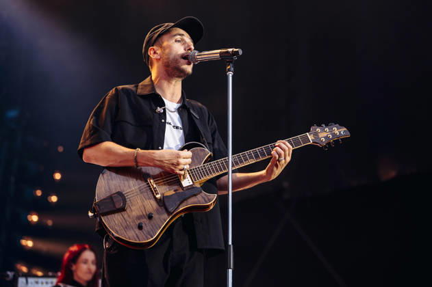 Clueso live bei einem Konzert auf dem Domplatz. Erfurt, 04.07.2026