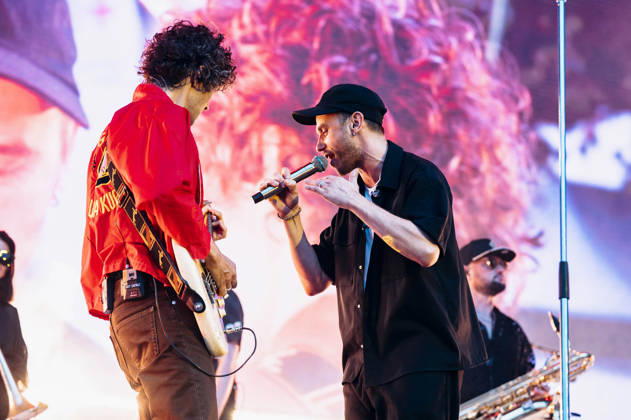 Clueso live bei einem Konzert auf dem Domplatz. Erfurt, 04.07.2026
