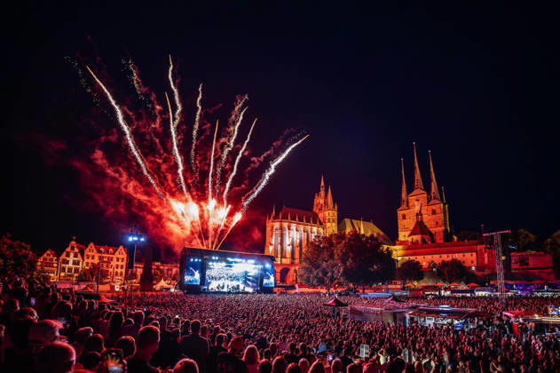 Entertainment Themen der Woche KW27 Clueso live bei einem Konzert auf dem Domplatz. Erfurt, 04.07.2026
