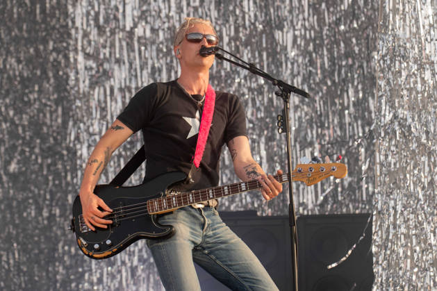Wolf Alice in concert at Finsbury Park in London, UK on 05 July 2026 Theo Ellis performing with Wolf Alice in concert at Finsbury Park in London, UK on 05 July 2026, Credit:Stephen Keable Avalon UK, Greater London, London, Finsbury Park  Copyright: xStephenxKeablex xAvalonx 1114661599