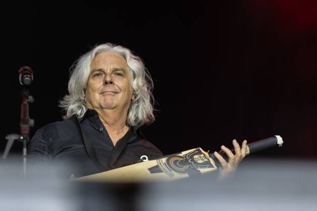 Marillion auf dem Kunst!Rasen Bonn Marillion-Leadsänger Steve HOGARTH beim Live-Auftritt der britischen Prog-Rock-Band vor rund 3.500 Zuschauern beim Open-Air-Konzert auf dem Kunst!Rasen Bonn-Gronau. Die Konzertreihe findet am Rande der Rheinaue am Bonner Rheinufer statt. Bonn Nordrhein-Westfalen Deutschland Copyright: xMarcxJohnx