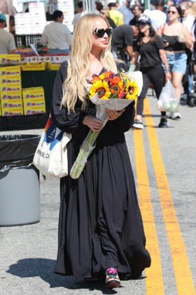 Celebrities enjoy a bright, warm day shopping at the Farmers Market Featuring: Katarina Van Derham Where: Studio City, California, United States When: 05 Jul 2026 Credit: H2Y INSTARimages EDITORIAL USE ONLY. NOT FOR USE BY NEWSPAPERS BASED IN THE UK. Copyright: xx instar55830639