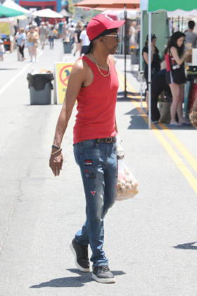 Celebrities enjoy a bright, warm day shopping at the Farmers Market Featuring: Miguel Nunez Jr Where: Studio City, California, United States When: 05 Jul 2026 Credit: H2Y INSTARimages EDITORIAL USE ONLY. NOT FOR USE BY NEWSPAPERS BASED IN THE UK. Copyright: xx instar55830642