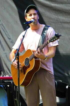 Max Giesinger live bei einem Konzert beim Howege Tierpark-Fest im Tierpark Berlin. Berlin, 05.07.2026