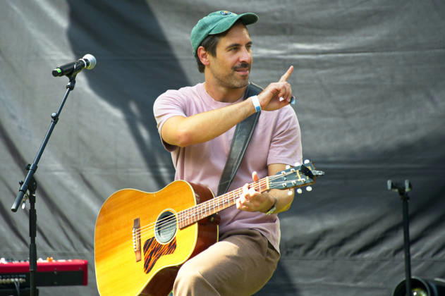 Max Giesinger live bei einem Konzert beim Howege Tierpark-Fest im Tierpark Berlin. Berlin, 05.07.2026