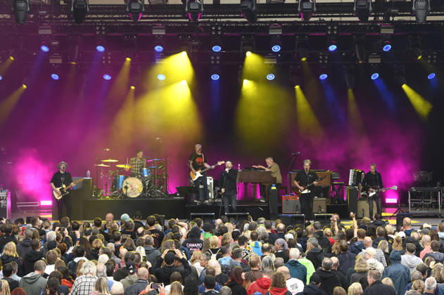Counting Crows live bei einem Konzert der The Complete Sweets! - Tour auf der Gilde Parkbühne. Hannover, 05.07.2026
