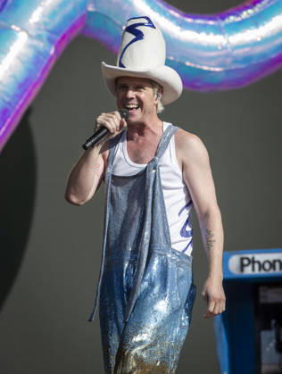 Scissor Sisters at BST Festival 05 July 2026 Scissor Sisters perform at American Express presents BST Hyde Park Festival in London on 5th July 2026. Guest appearance from Mel C. Jason Jake Shears Sellards lead vocals, Scott Babydaddy Hoffman bass guitar, Derek Del Marquis Gruen lead guitar., Credit:Zoran Veselinovic B4859 Avalon UK, London, Hyde Park  Copyright: xZoranxVeselinovicx xB4859x xAvalonx 1114743245