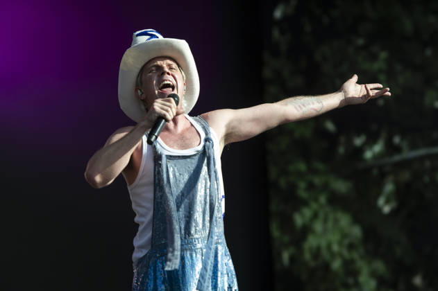 Scissor Sisters at BST Festival 05 July 2026 Scissor Sisters perform at American Express presents BST Hyde Park Festival in London on 5th July 2026. Guest appearance from Mel C. Jason Jake Shears Sellards lead vocals, Scott Babydaddy Hoffman bass guitar, Derek Del Marquis Gruen lead guitar., Credit:Zoran Veselinovic B4859 Avalon UK, London, Hyde Park  Copyright: xZoranxVeselinovicx xB4859x xAvalonx 1114743286