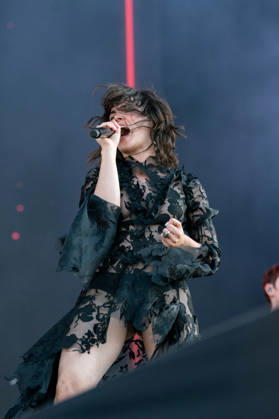 Abigail Morris At Finsbury Park - London Abigail Morris of The Last Dinner Party performs in support of Wolf Alice at Finsbury Park on July 05, 2026 in London, England. Photo by LounisPhotography ABACAPRESS.COM London United Kingdom  Copyright: xLounisPhotography ABACAx