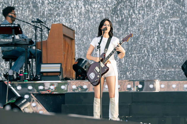 Wolf Alice Performs At Finsbury Park - London Ellie Rowsell of Wolf Alice performs at Wolf Alice at Finsbury Park on July 05, 2026 in London, England. Photo by LounisPhotography ABACAPRESS.COM London United Kingdom  Copyright: xLounisPhotography ABACAx