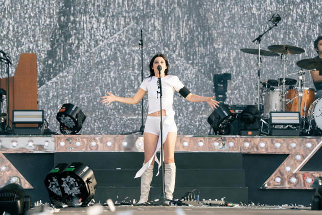 Wolf Alice Performs At Finsbury Park - London Ellie Rowsell of Wolf Alice performs at Wolf Alice at Finsbury Park on July 05, 2026 in London, England. Photo by LounisPhotography ABACAPRESS.COM London United Kingdom  Copyright: xLounisPhotography ABACAx