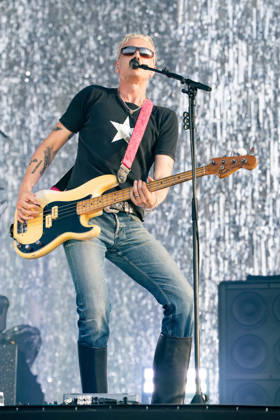 Wolf Alice Performs At Finsbury Park - London Theo Ellis of Wolf Alice performs at Wolf Alice at Finsbury Park on July 05, 2026 in London, England. Photo by LounisPhotography ABACAPRESS.COM London United Kingdom  Copyright: xLounisPhotography ABACAx