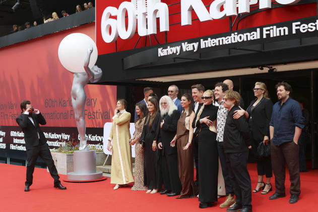 Robert Richardson mit Team bei der Verleihung des Crystal Globe Award an Robert Richardson und Screening von Robert Richardson: The White Devil auf dem 60. Internationalen Filmfestival Karlovy Vary 2026 im Festival Hotel Thermal. Karlsbad, 05.07.2026