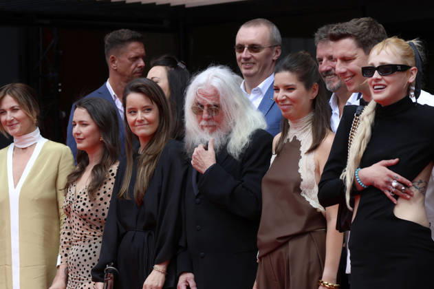 Robert Richardson mit Team bei der Verleihung des Crystal Globe Award an Robert Richardson und Screening von Robert Richardson: The White Devil auf dem 60. Internationalen Filmfestival Karlovy Vary 2026 im Festival Hotel Thermal. Karlsbad, 05.07.2026