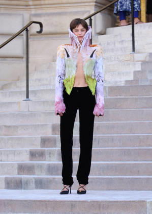 Emma Corrin Arrives at the Schiaparelli Fall Winter 2026–2027 Haute Couture Collection Fashion Show During Paris Fashion Week on July 6, 2026 Denis Guignebourg Bestimage Celebrities at the Schiaparelli Fall Winter 2026–2027 Haute Couture Collection Fashion show, during Paris Fashion Week on July 6, 2026, Paris, France  Copyright: xDenisxGuignebourgx xBestimagexDenisxGuignebourgx xBestimagex