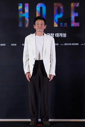 HOPE film premiere SEOUL, SOUTH KOREA, JUL 06: South Korean actor Hwang Jung-min during HOPE film premiere at the MEGABOX in Seoul, South Korea, on July 06, 2026. Seoul the MEGABOX South Korea 8278_287396 Copyright: xStevexChoxKyewoong PentaxPressx