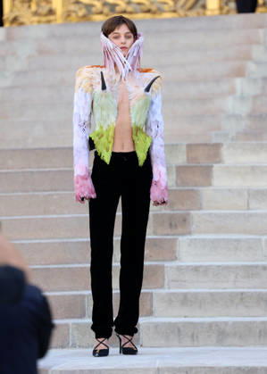 Schiaparelli - Outside Arrivals Emma Corrin arrives for the Schiaparelli Women Haute Couture Fall Winter 2026-2027 on July 06, 2026 in Paris, France.  Copyright: xDidierxFereyx