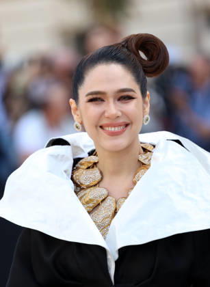 Schiaparelli - Outside Arrivals Chompoo Araya Alberta Hargate during Day One of Paris Fashion Week - Haute Couture Spring Summer 2026 2027 on July 06, 2026 in Paris, France.  Copyright: xDidierxFereyx