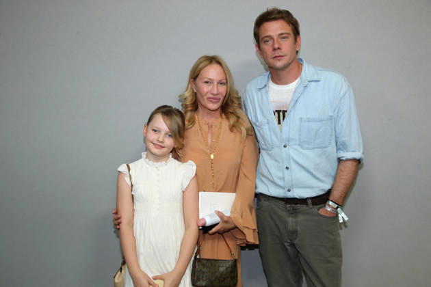 Diana Picasso, with her daughter and Jonathan Anderson, pose following the Christian Dior Fashion Show for the Fall Winter 2026–2027 Haute Couture Collection, as part of Paris Fashion Week, France, on July 6, 2026. Bertrand Rindoff Bestimage Christian Dior Haute Couture Fall Winter 2026–2027 show as part of Paris Fashion Week on July 6, 2026, in Paris, France. Paris, France Copyright: xBERTRANDxRINDOFFxPETROFFx xBESTIMAGExBERTRANDxRINDOFFxPETROFFx xBESTIMAGEx