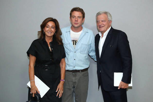 Katia Toledano, Jonathan Anderson, and Sidney Toledano pose following the Christian Dior Fashion Show, Fall Winter 2026–2027 Haute Couture Collection, as part of Paris Fashion Week, France, on July 6, 2026 Bertrand Rindoff Bestimage Christian Dior Haute Couture Fall Winter 2026–2027 show as part of Paris Fashion Week on July 6, 2026, in Paris, France Paris, France Copyright: xBERTRANDxRINDOFFxPETROFFx xBESTIMAGExBERTRANDxRINDOFFxPETROFFx xBESTIMAGEx