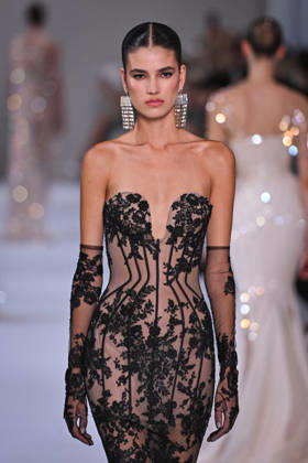 PFW - Tamara Ralph Runway in Paris FA A model walks the runway the Autumn-Winter 2027 2028 couture collection by Tamara Ralph during the Paris Fashion Week, on July 6, 2026. Photo by Firas Abdullah ABACAPRESS.COM Paris Ile-de-France France  Copyright: xAbdullahxFiras ABACAx