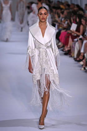 PFW - Tamara Ralph Runway in Paris FA A model walks the runway the Autumn-Winter 2027 2028 couture collection by Tamara Ralph during the Paris Fashion Week, on July 6, 2026. Photo by Firas Abdullah ABACAPRESS.COM Paris Ile-de-France France  Copyright: xAbdullahxFiras ABACAx