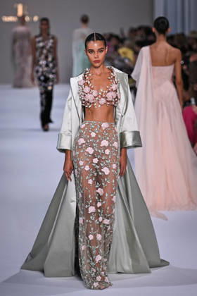 PFW - Tamara Ralph Runway in Paris FA A model walks the runway the Autumn-Winter 2027 2028 couture collection by Tamara Ralph during the Paris Fashion Week, on July 6, 2026. Photo by Firas Abdullah ABACAPRESS.COM Paris Ile-de-France France  Copyright: xAbdullahxFiras ABACAx