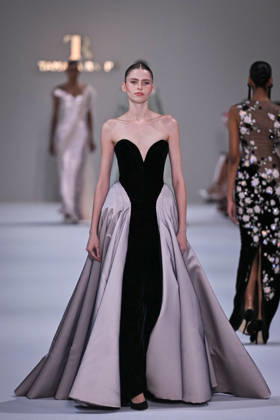 PFW - Tamara Ralph Runway in Paris FA A model walks the runway the Autumn-Winter 2027 2028 couture collection by Tamara Ralph during the Paris Fashion Week, on July 6, 2026. Photo by Firas Abdullah ABACAPRESS.COM Paris Ile-de-France France  Copyright: xAbdullahxFiras ABACAx