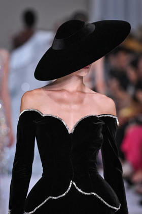 PFW - Tamara Ralph Runway in Paris FA A model walks the runway the Autumn-Winter 2027 2028 couture collection by Tamara Ralph during the Paris Fashion Week, on July 6, 2026. Photo by Firas Abdullah ABACAPRESS.COM Paris Ile-de-France France  Copyright: xAbdullahxFiras ABACAx
