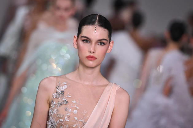 PFW - Tamara Ralph Runway in Paris FA A model walks the runway the Autumn-Winter 2027 2028 couture collection by Tamara Ralph during the Paris Fashion Week, on July 6, 2026. Photo by Firas Abdullah ABACAPRESS.COM Paris Ile-de-France France  Copyright: xAbdullahxFiras ABACAx