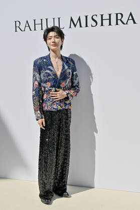 PFW Haute Couture Rahul Mishra Photocall JR Hao Yiran attending the Rahul Mishra photocall during Haute Couture Fashion Week in Paris, France, on 6 July 2026. Photo by Julien Reynaud APS-Medias ABACAPRESS.COM Paris France  Copyright: xReynaudxJulien APS-Medias ABACAx