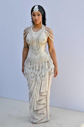 PFW Haute Couture Rahul Mishra Photocall JR Cardi B attending the Rahul Mishra photocall during Haute Couture Fashion Week in Paris, France, on 6 July 2026. Photo by Julien Reynaud APS-Medias ABACAPRESS.COM Paris France  Copyright: xReynaudxJulien APS-Medias ABACAx