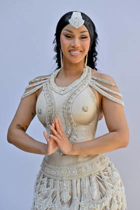 PFW Haute Couture Rahul Mishra Photocall JR Cardi B attending the Rahul Mishra photocall during Haute Couture Fashion Week in Paris, France, on 6 July 2026. Photo by Julien Reynaud APS-Medias ABACAPRESS.COM Paris France  Copyright: xReynaudxJulien APS-Medias ABACAx