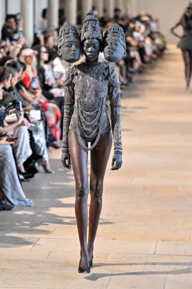 PFW Haute Couture Rahul Mishra Runway JR A model walks the runway at the Rahul Mishra show during Haute Couture Fashion Week in Paris, France, on 6 July 2026. Photo by Julien Reynaud APS-Medias ABACAPRESS.COM Paris France  Copyright: xReynaudxJulien APS-Medias ABACAx