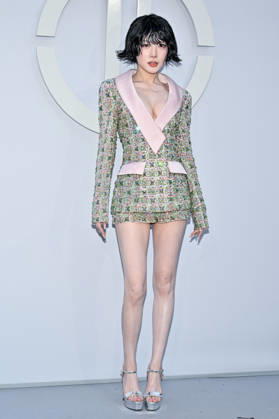 PFW Haute Couture Tony Ward Photocall JR Yanni Dai attending the Tony Ward photocall during Haute Couture Fashion Week in Paris, France, on 6 July 2026. Photo by Julien Reynaud APS-Medias ABACAPRESS.COM Paris France  Copyright: xReynaudxJulien APS-Medias ABACAx