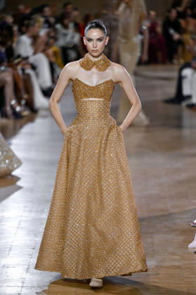 PFW Haute Couture Tony Ward Runway JR A model walks the runway at the Tony Ward show during Haute Couture Fashion Week in Paris, France, on 6 July 2026. Photo by Julien Reynaud APS-Medias ABACAPRESS.COM Paris France  Copyright: xReynaudxJulien APS-Medias ABACAx