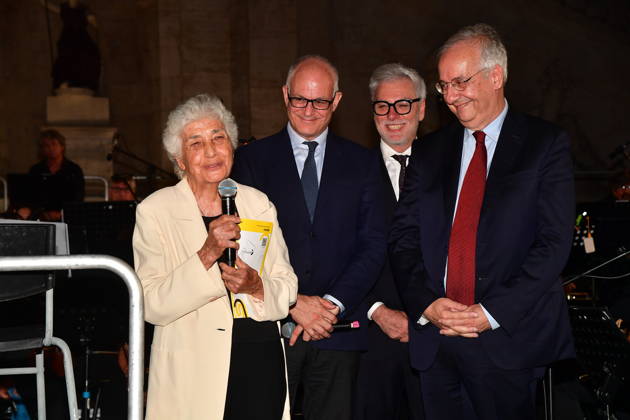 IPA86455785 - Rome, Piazza del Campidoglio: Nicola Piovani’s Tribute Concert to Ennio Morricone. Pictured: Maria Travia, Federico Mollicone, Walter Veltroni, Roberto Gualtieri  Copyright: xVincenzoxLandix xVincenzoxLandix 86455785