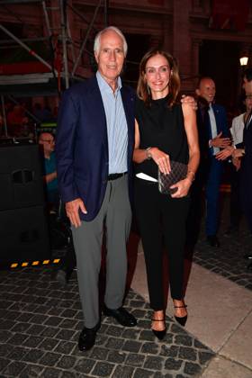 IPA86455746 - Rome, Piazza del Campidoglio: Nicola Piovani’s Tribute Concert to Ennio Morricone. Pictured: Giovanni Malago and Elena Vaccarella  Copyright: xVincenzoxLandix xVincenzoxLandix 86455746