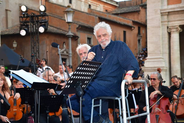 IPA86455611 - Rome, Piazza del Campidoglio: Nicola Piovani’s Tribute Concert to Ennio Morricone. Pictured: Nicola Piovani  Copyright: xVincenzoxLandix xVincenzoxLandix 86455611