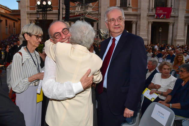 IPA86455673 - Rome, Piazza del Campidoglio: Nicola Piovani’s Tribute Concert to Ennio Morricone. Pictured: Walter Veltroni, Maria Travia, Giuseppe Tornatore  Copyright: xVincenzoxLandix xVincenzoxLandix 86455673
