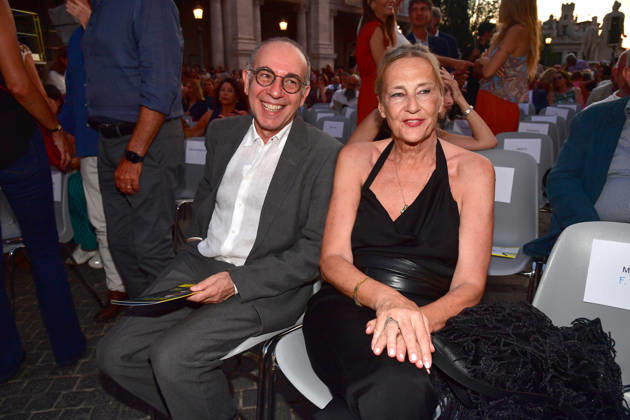 IPA86455698 - Rome, Piazza del Campidoglio: Nicola Piovani’s Tribute Concert to Ennio Morricone. Pictured: Giuseppe Tornatore and Roberta Pacetti  Copyright: xVincenzoxLandix xVincenzoxLandix 86455698
