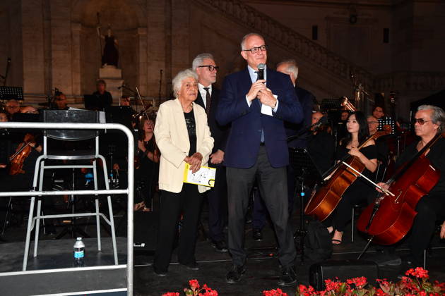 IPA86455777 - Rome, Piazza del Campidoglio: Nicola Piovani’s Tribute Concert to Ennio Morricone. Pictured: Maria Travia, Federico Mollicone, Walter Veltroni, Roberto Gualtieri  Copyright: xVincenzoxLandix xVincenzoxLandix 86455777
