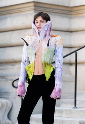 Paris Fashion Week: Arrival at the July 6 Fashion Shows Celebrities arriving at the Schiaparelli show during Paris Fashion Week 457971 2026 07 06 France Corrin, Emma  Copyright: xIvankaxVoisinx xStarfacex STAR_457971_008