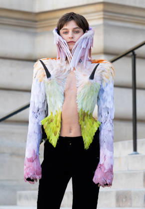 Paris Fashion Week: Arrival at the July 6 Fashion Shows Celebrities arriving at the Schiaparelli show during Paris Fashion Week 457971 2026 07 06 France Corrin, Emma  Copyright: xIvankaxVoisinx xStarfacex STAR_457971_015