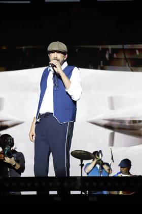 Juan Luis Guerra in concert during the Iconica Santa Lucia Sevilla Fest in Plaza de Espana, Seville, Spain. July 5, 2026 Concierto de Juan Luis Guerra durante el Iconica Santa Lucia Sevilla Fest en la Plaza de Espala de Sevilla, Espana. 5 de Julio de 2026 66 LS Cordon press Cordon Press 