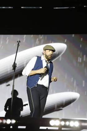 Juan Luis Guerra in concert during the Iconica Santa Lucia Sevilla Fest in Plaza de Espana, Seville, Spain. July 5, 2026 Concierto de Juan Luis Guerra durante el Iconica Santa Lucia Sevilla Fest en la Plaza de Espala de Sevilla, Espana. 5 de Julio de 2026 66 LS Cordon press Cordon Press 