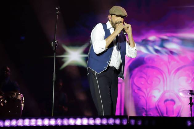 Juan Luis Guerra in concert during the Iconica Santa Lucia Sevilla Fest in Plaza de Espana, Seville, Spain. July 5, 2026 Concierto de Juan Luis Guerra durante el Iconica Santa Lucia Sevilla Fest en la Plaza de Espala de Sevilla, Espana. 5 de Julio de 2026 66 LS Cordon press Cordon Press 